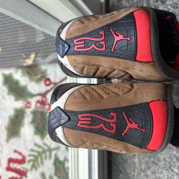 Air Jordan 14 Retro 'Winterized' Sneakers - Picture 6 of 8